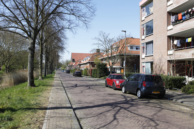 914134 Gezicht in de H.F. van Riellaan te Utrecht.